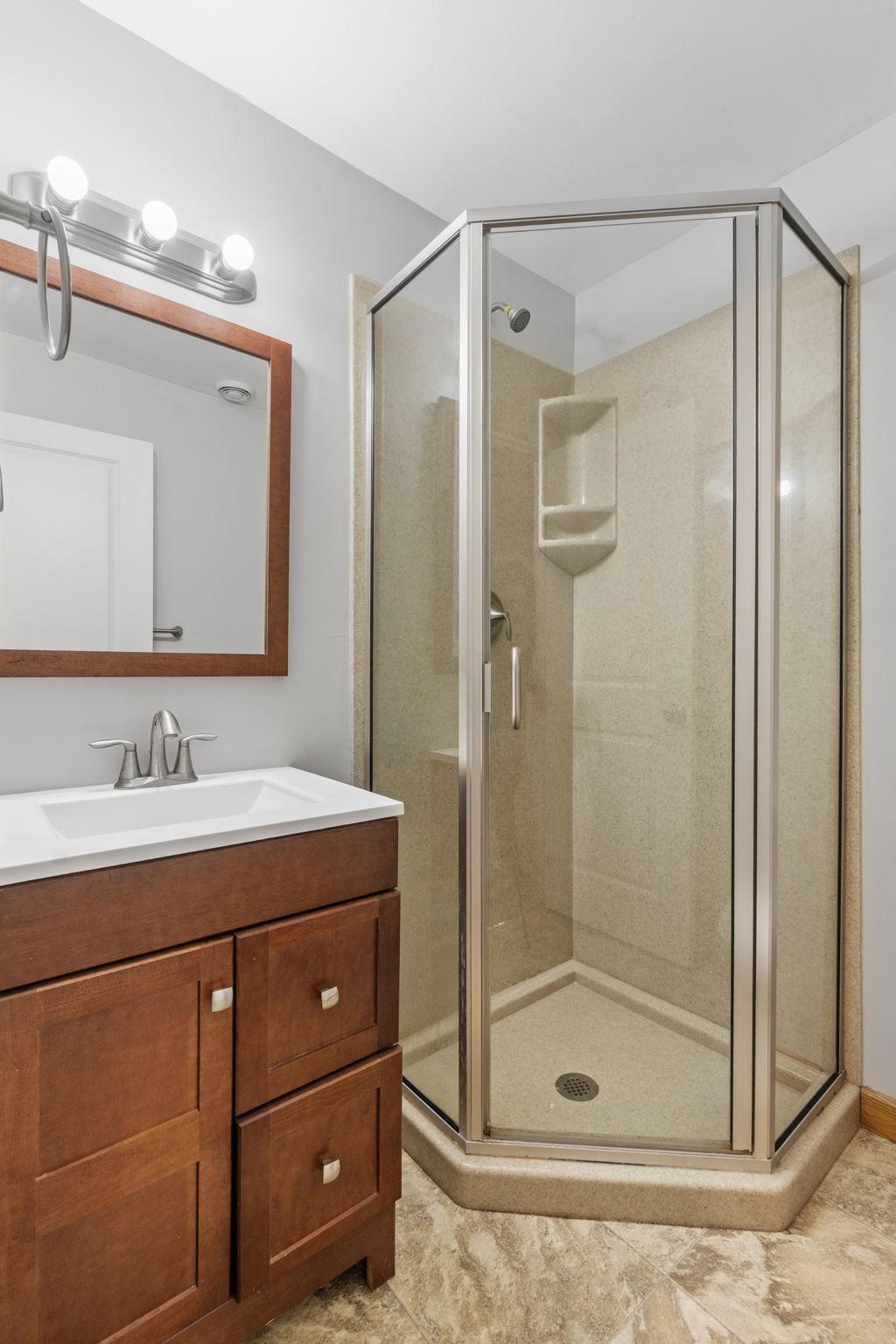 60-web-or-mls-9290 Creek Way-60.jpg