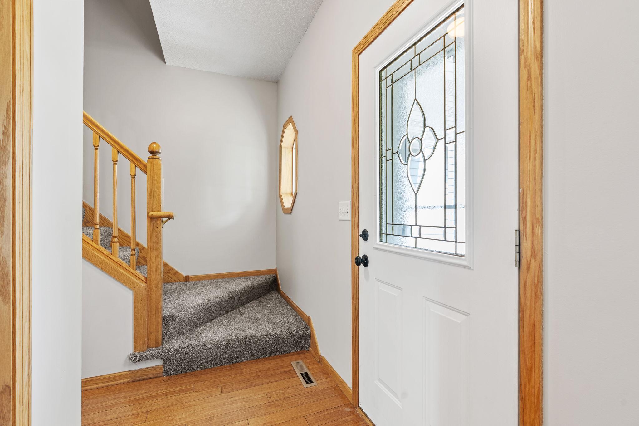 16-web-or-mls-9290 Creek Way-16.jpg