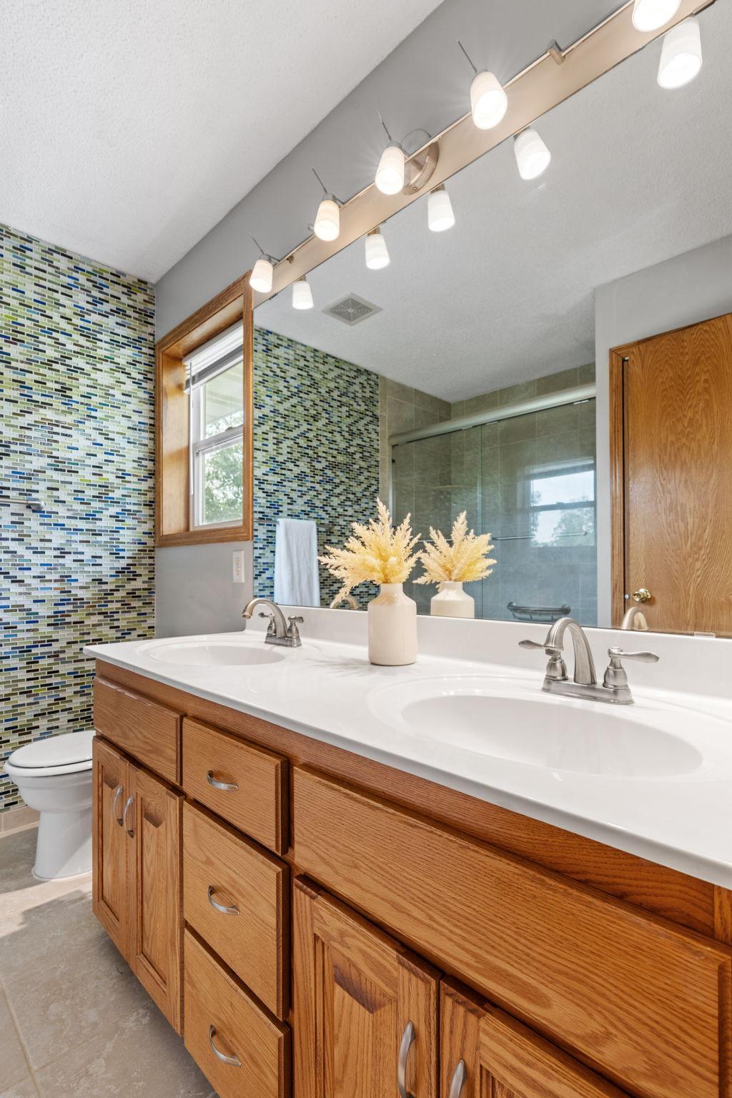 43-web-or-mls-9290 Creek Way-43.jpg