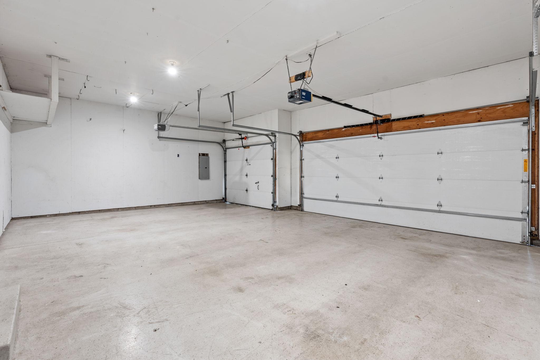 61-web-or-mls-9290 Creek Way-61.jpg
