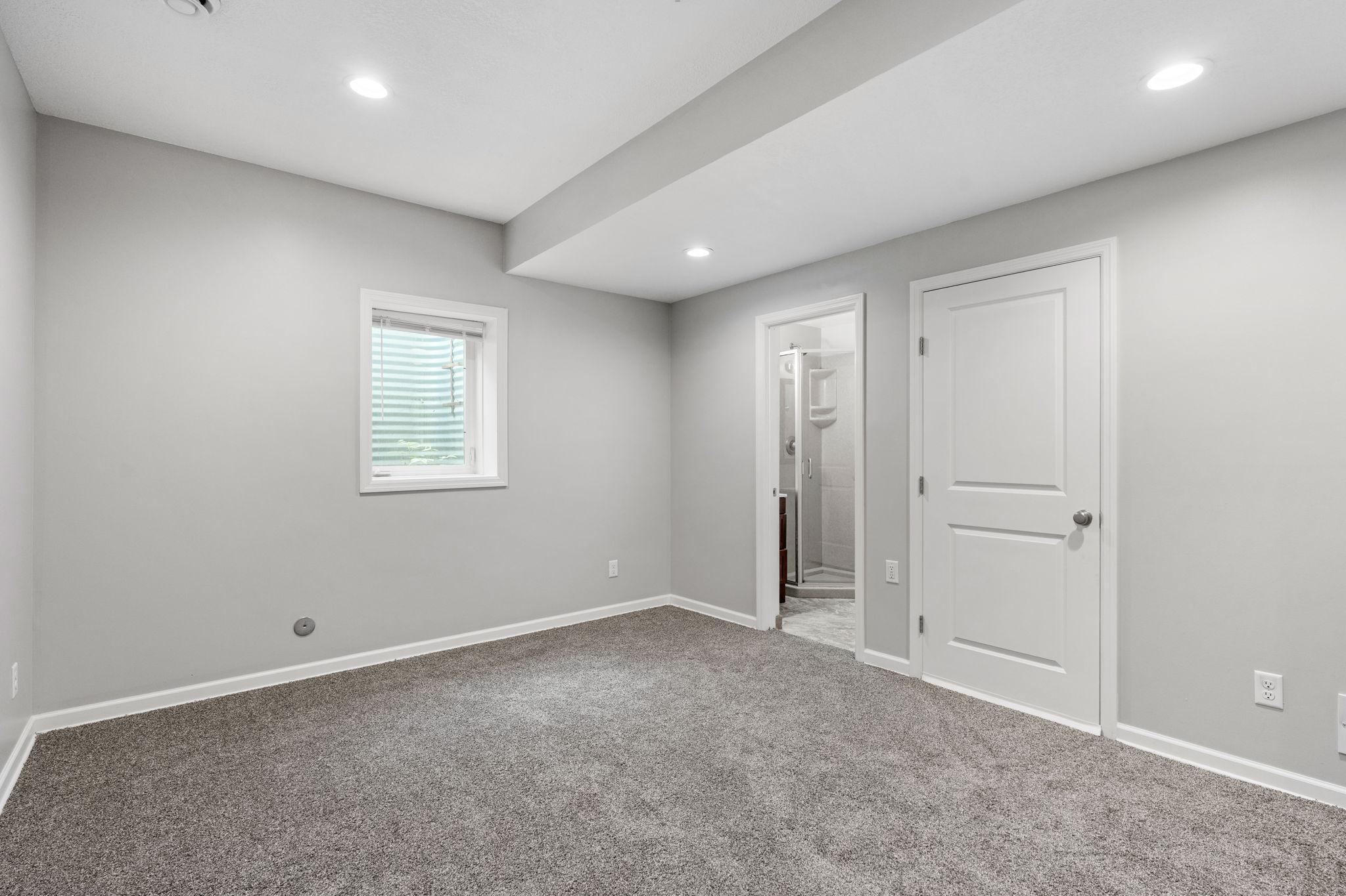 57-web-or-mls-9290 Creek Way-57.jpg