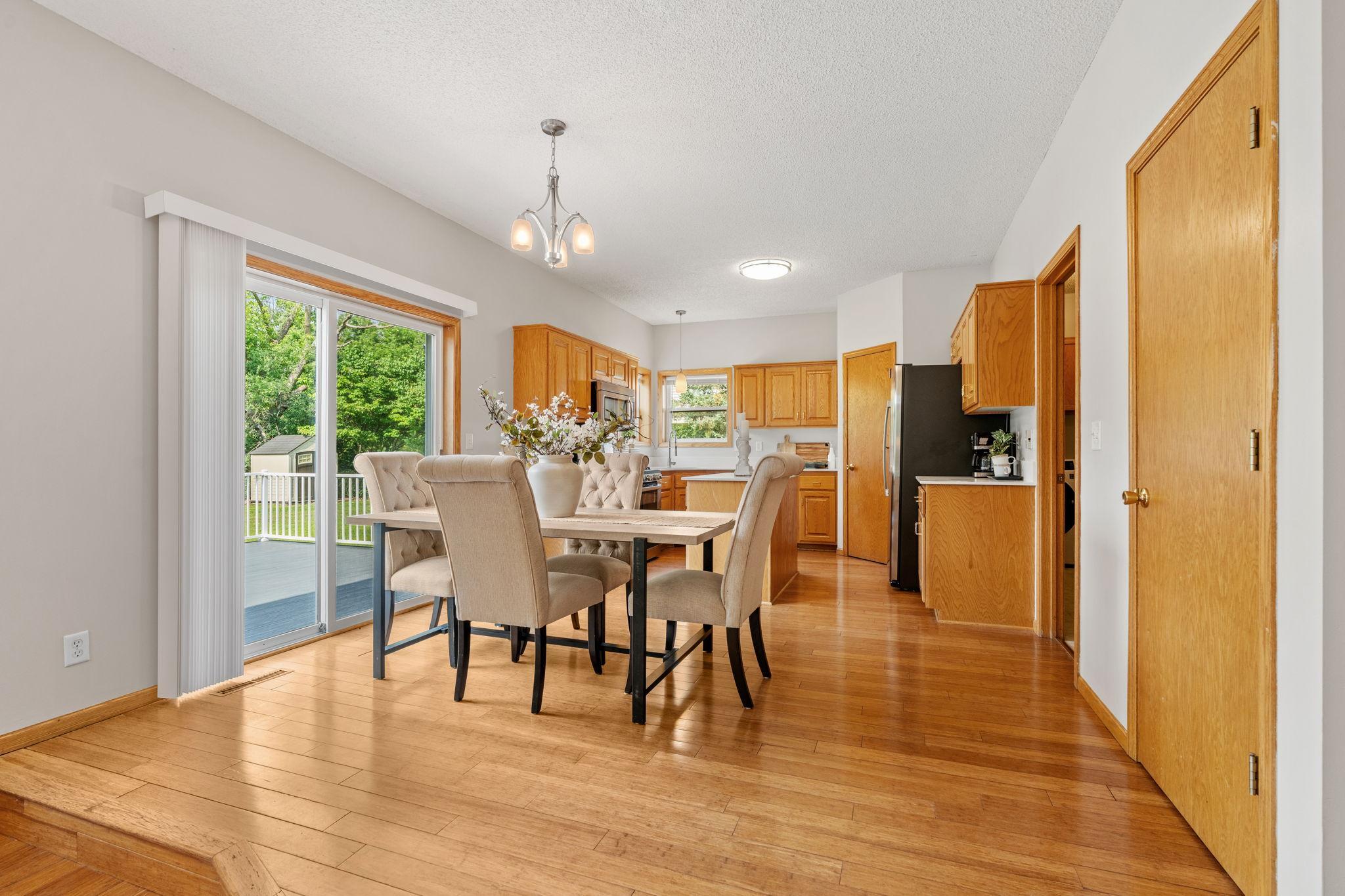 25-web-or-mls-9290 Creek Way-25.jpg