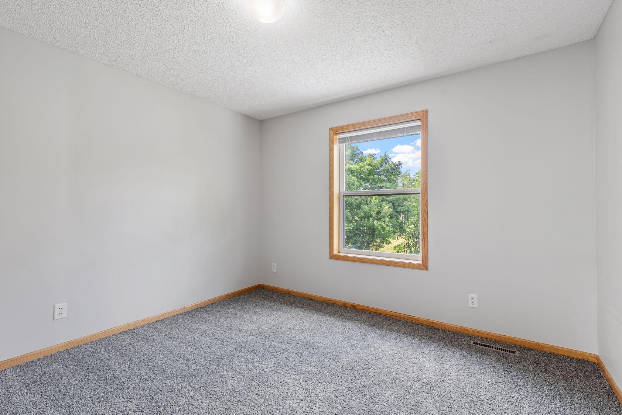 49-web-or-mls-9290 Creek Way-49.jpg