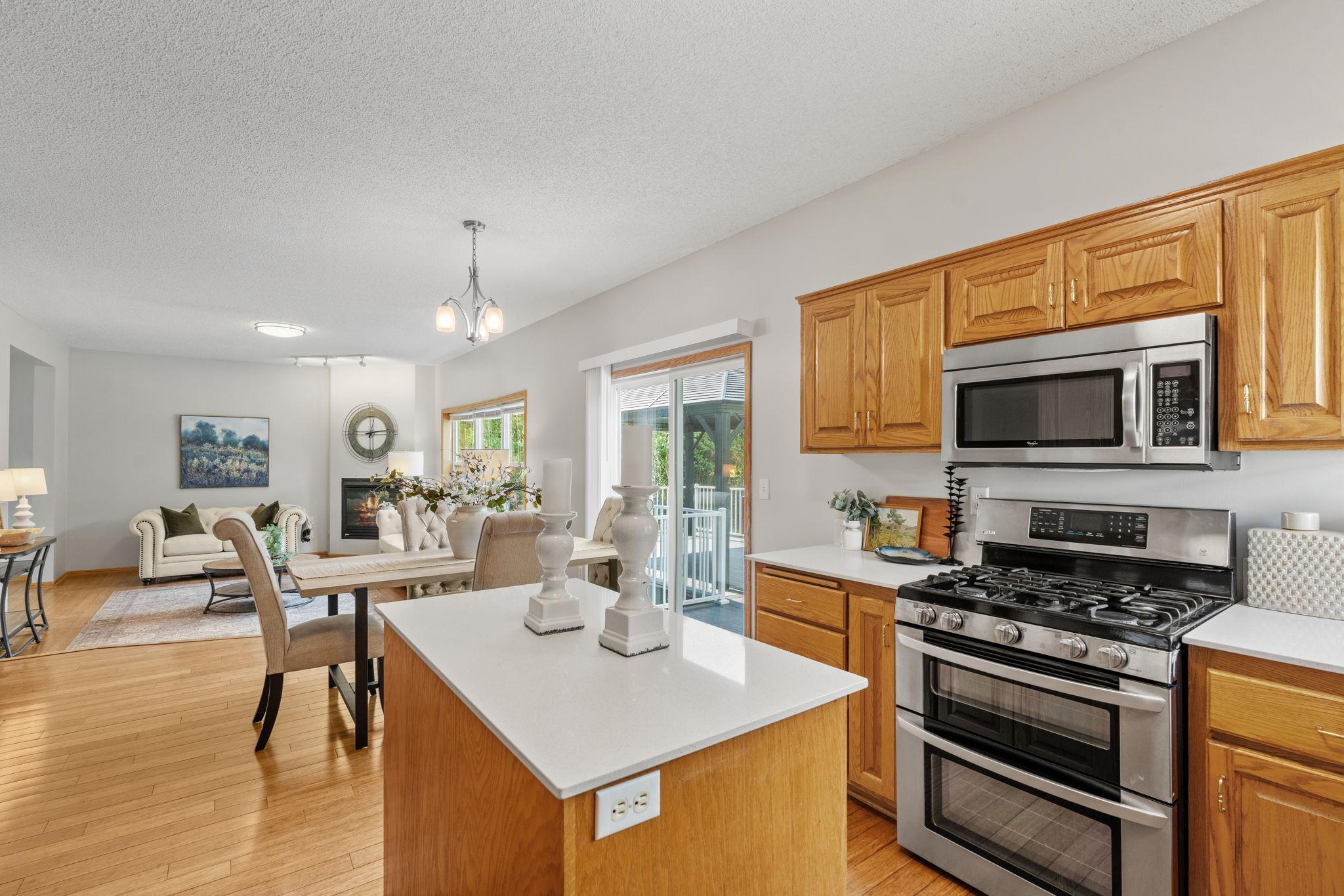 32-web-or-mls-9290 Creek Way-32.jpg