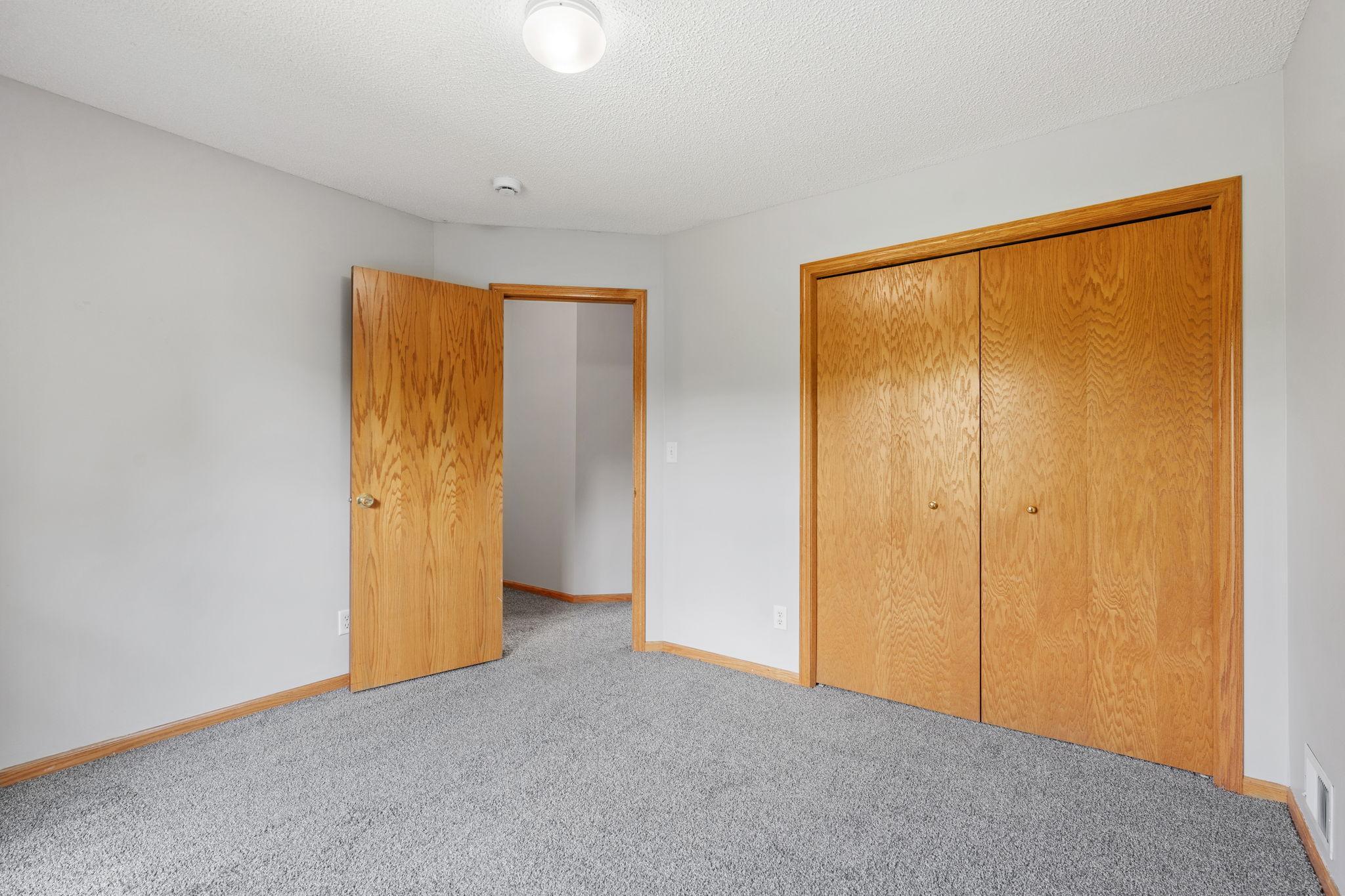 50-web-or-mls-9290 Creek Way-50.jpg