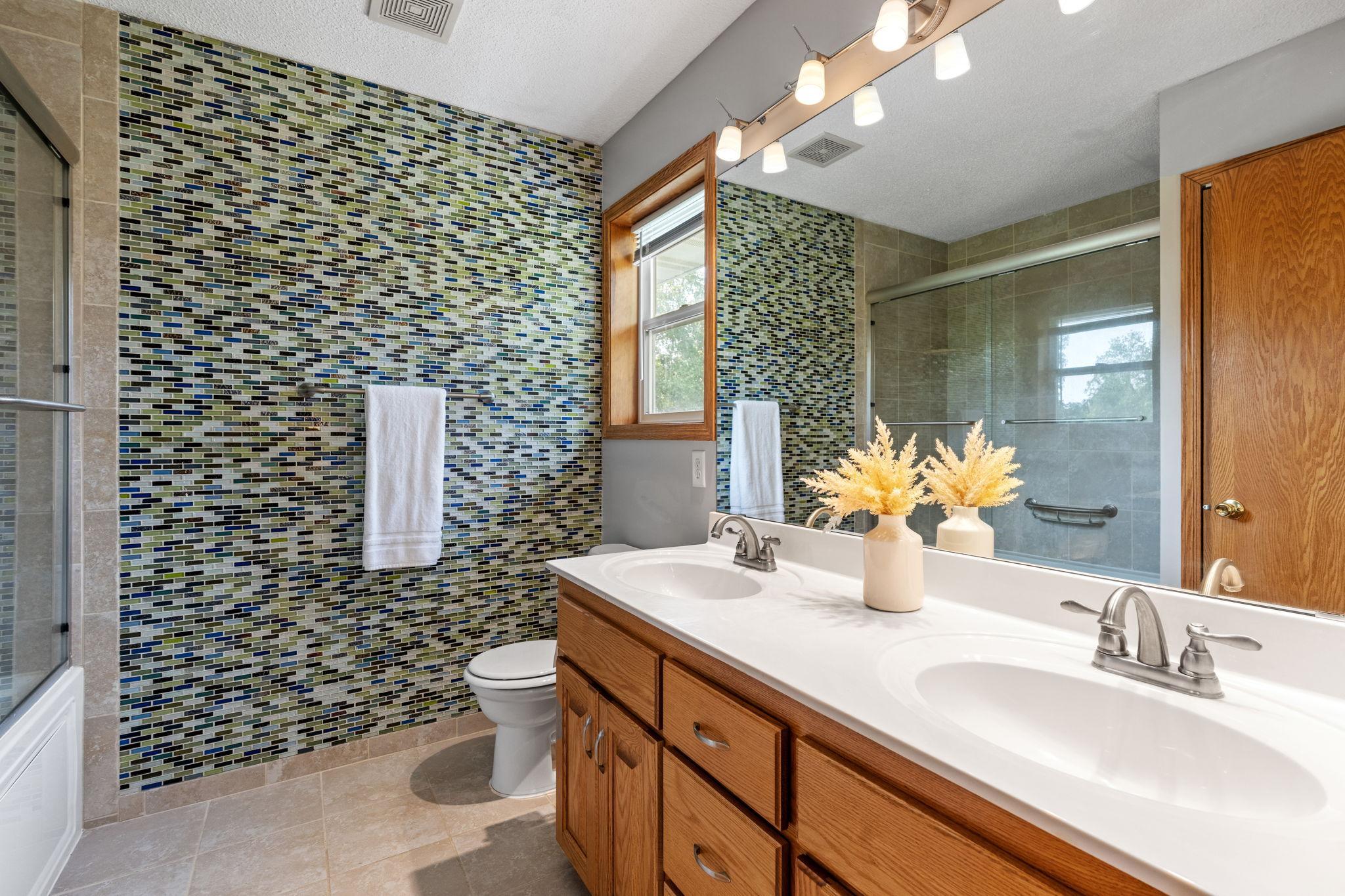 42-web-or-mls-9290 Creek Way-42.jpg
