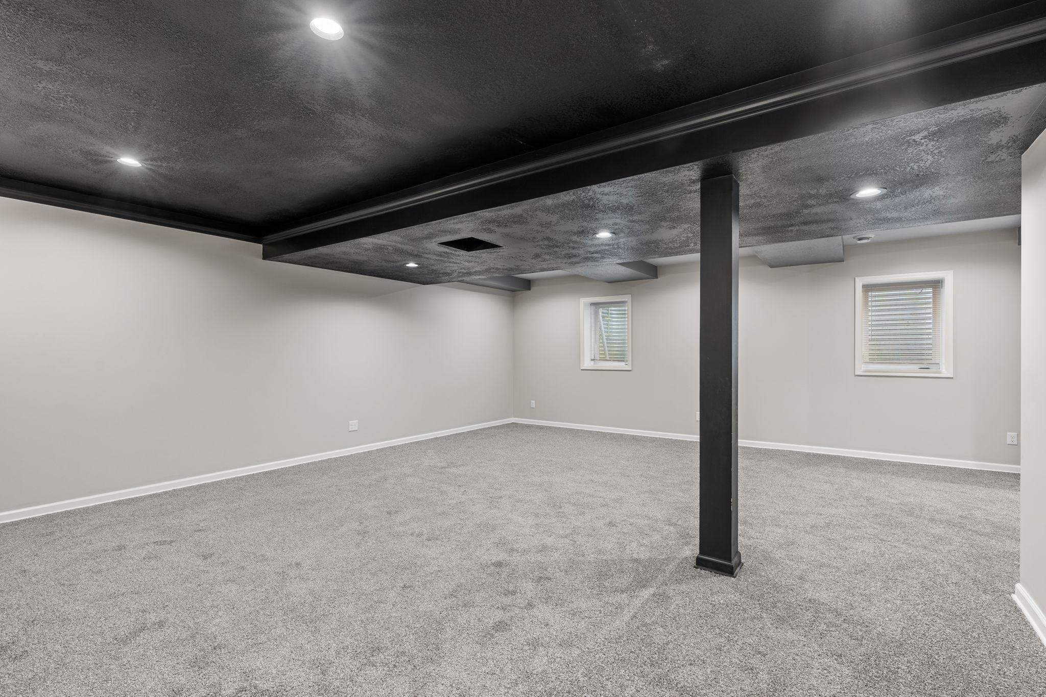53-web-or-mls-9290 Creek Way-53.jpg