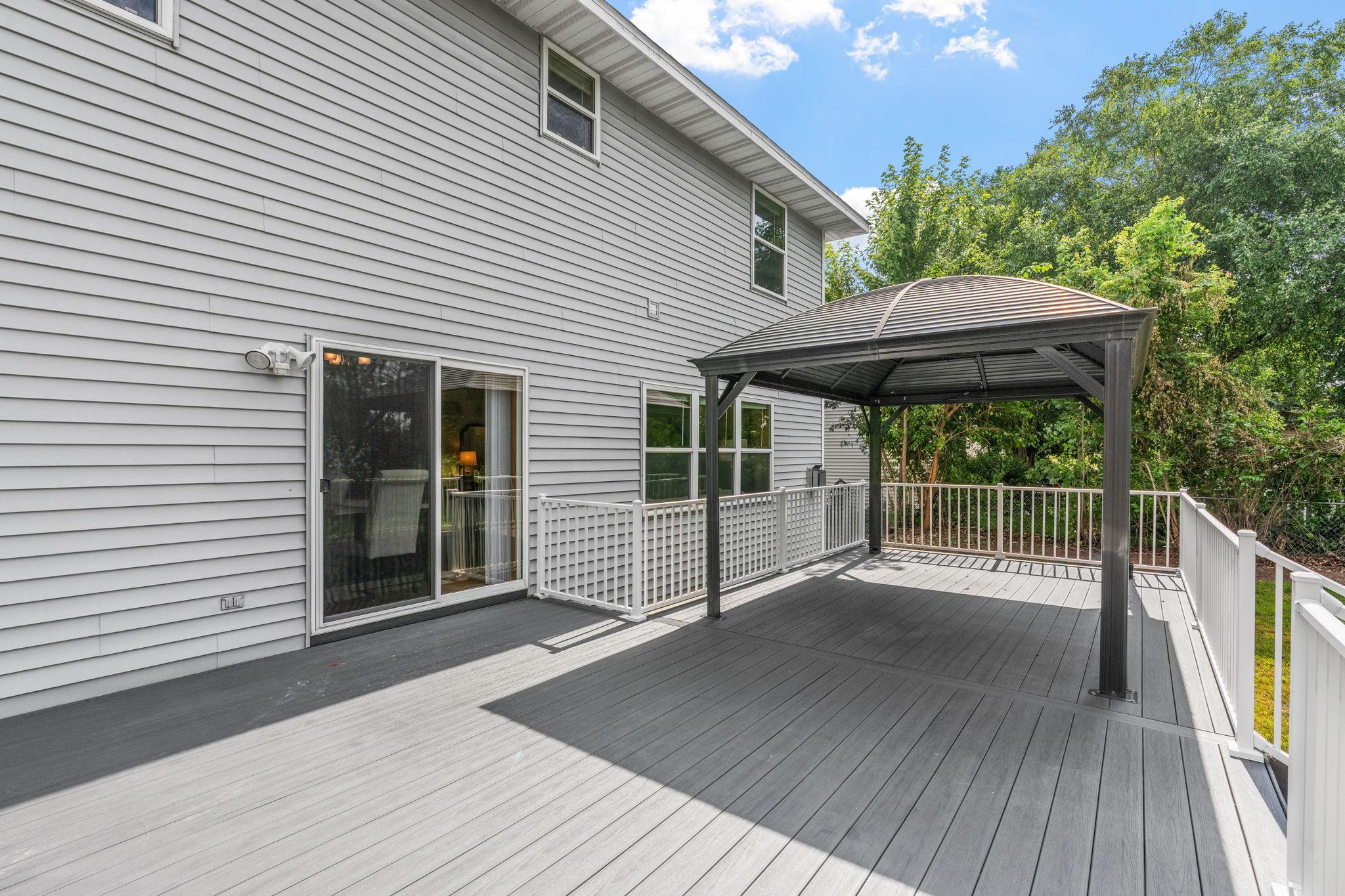 6-web-or-mls-9290 Creek Way-6.jpg