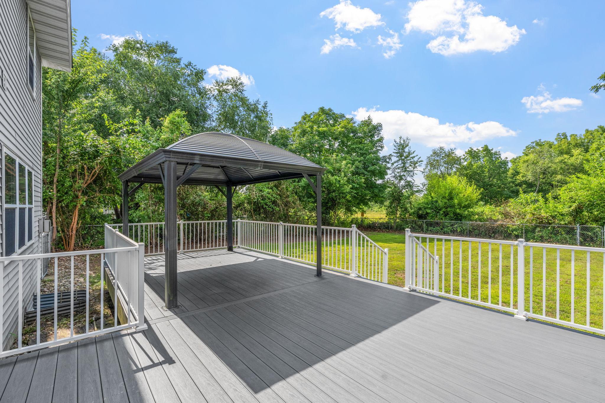 5-web-or-mls-9290 Creek Way-5.jpg