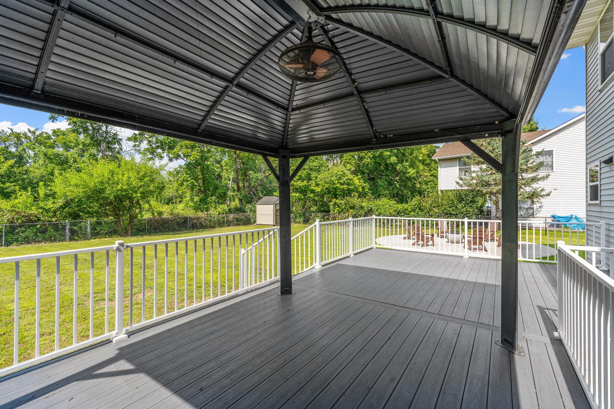 7-web-or-mls-9290 Creek Way-7.jpg