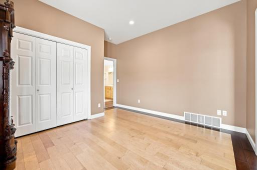 flex room! could be office, dining room, etc
