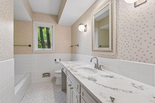 4900 Killarney Drive, Golden Valley, MN 55422
