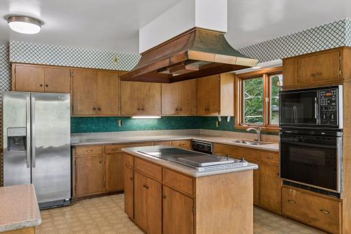 4900 Killarney Drive, Golden Valley, MN 55422
