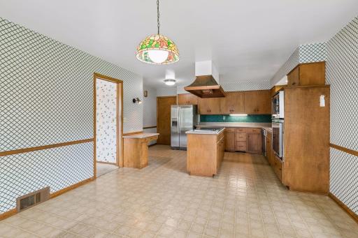 4900 Killarney Drive, Golden Valley, MN 55422