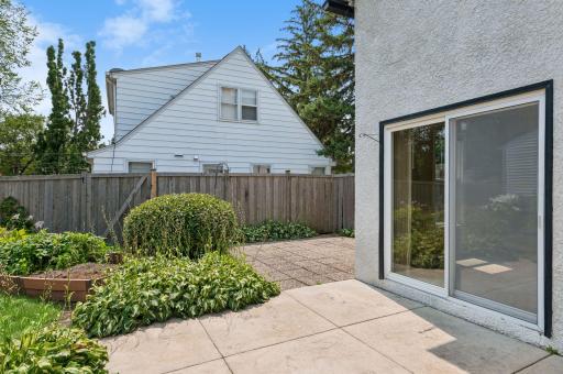 333 8th Avenue N, Hopkins, MN 55343