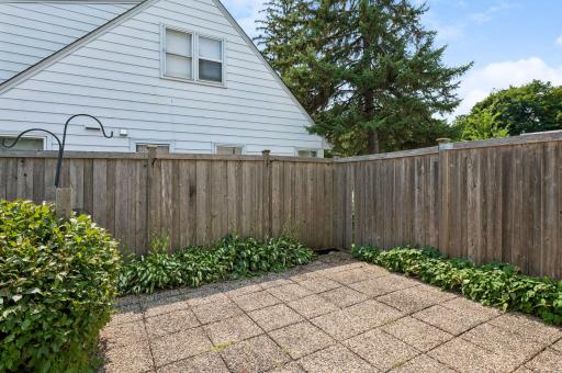 333 8th Avenue N, Hopkins, MN 55343