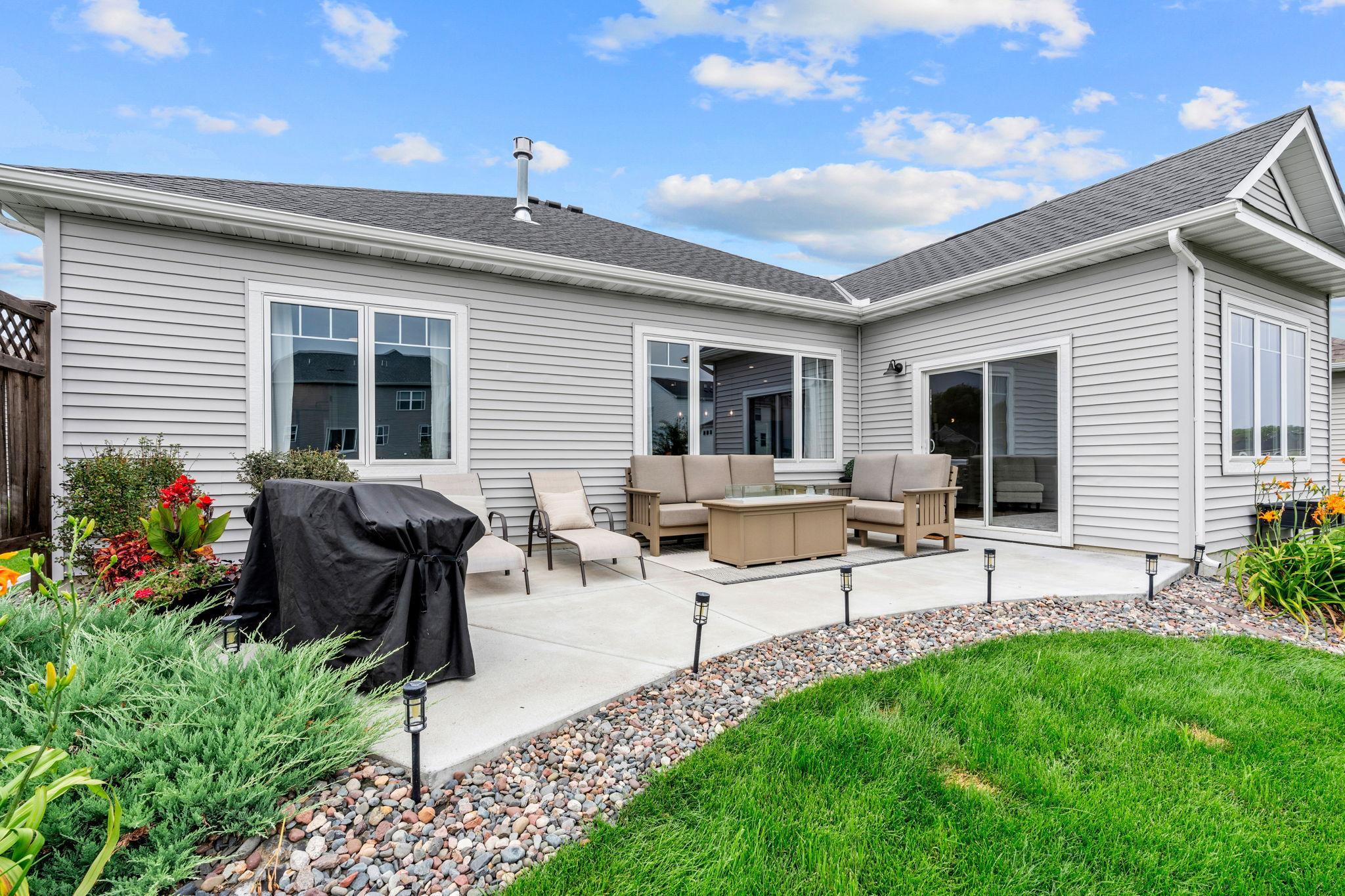 Upgraded large patio