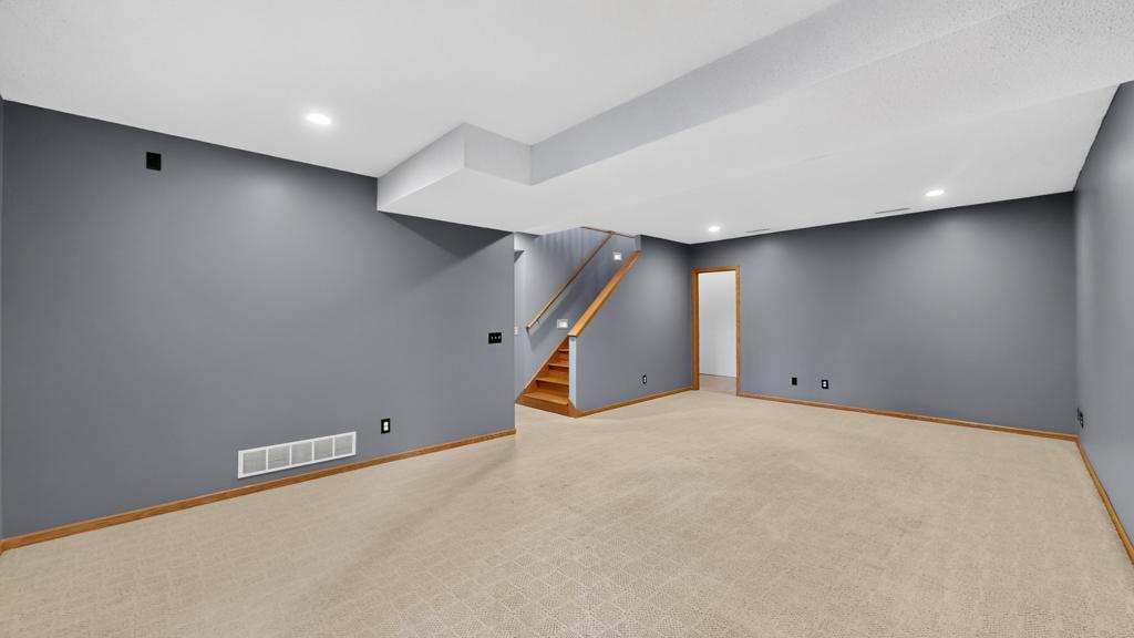 25 Family Room lower level
