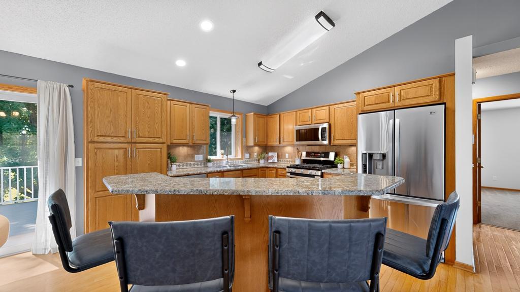 12 Kitchen island with snack bar