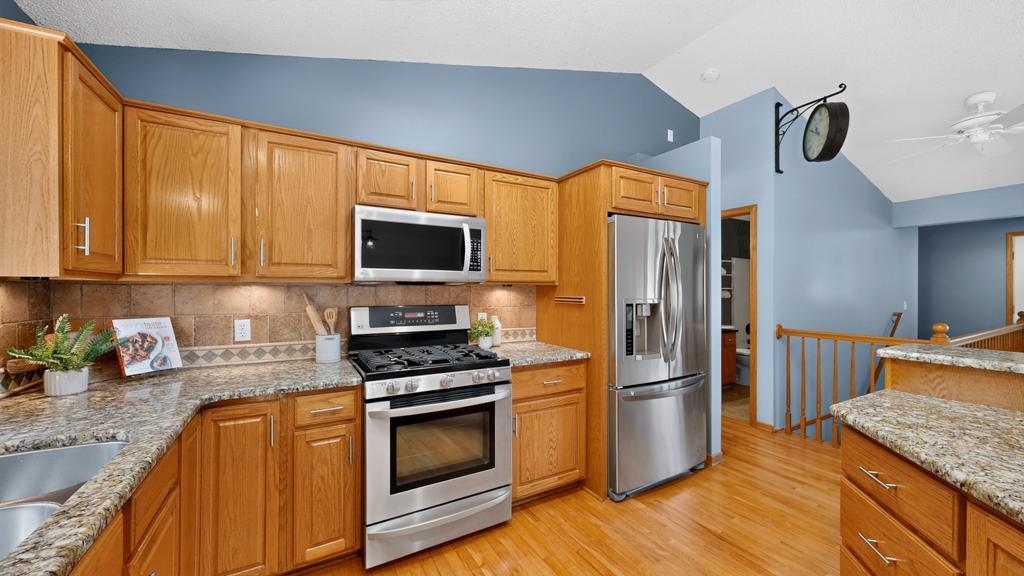 11 Kitchen-Stainless Appliances