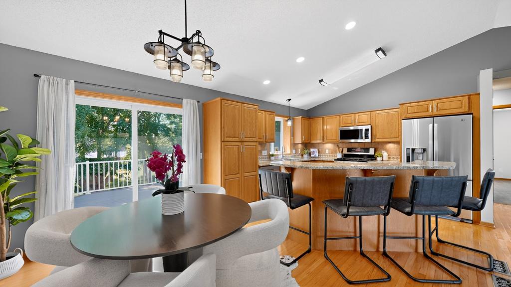 16 Dining Room/Kitchen