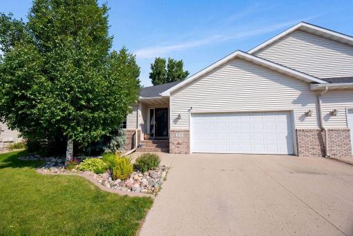3545 Woodbury Court S, Fargo, ND 58103