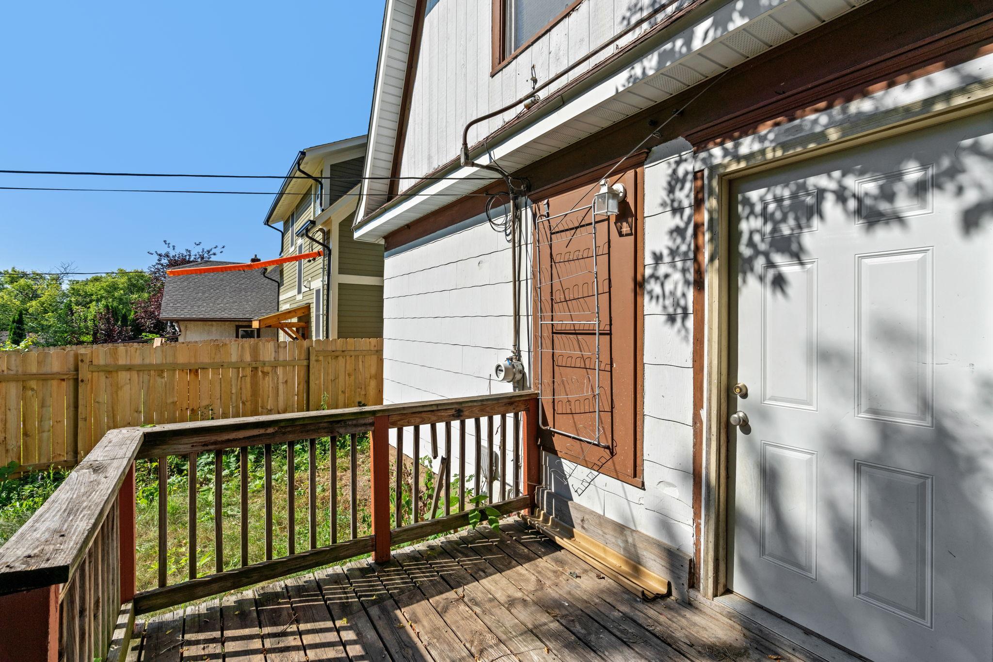 4-web-or-mls-1340 N Oliver Ave-4.jpg