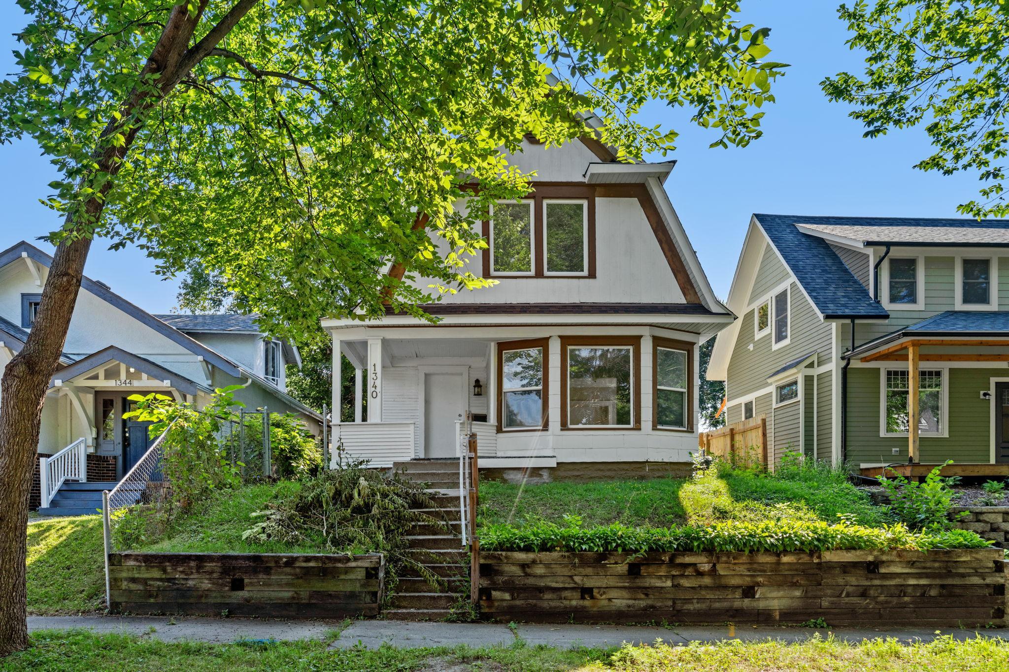 1-web-or-mls-1340 N Oliver Ave-1.jpg