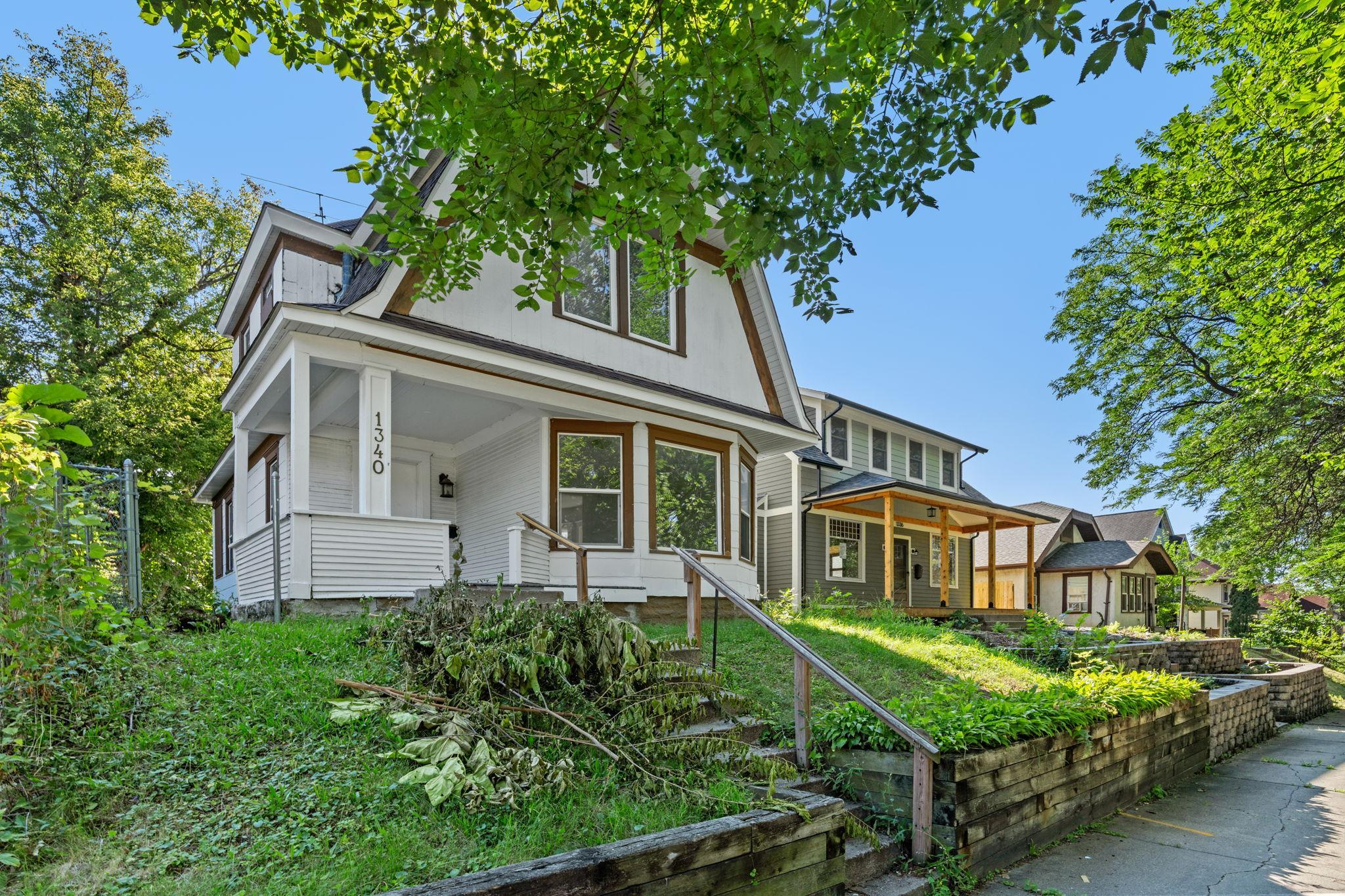 3-web-or-mls-1340 N Oliver Ave-3.jpg