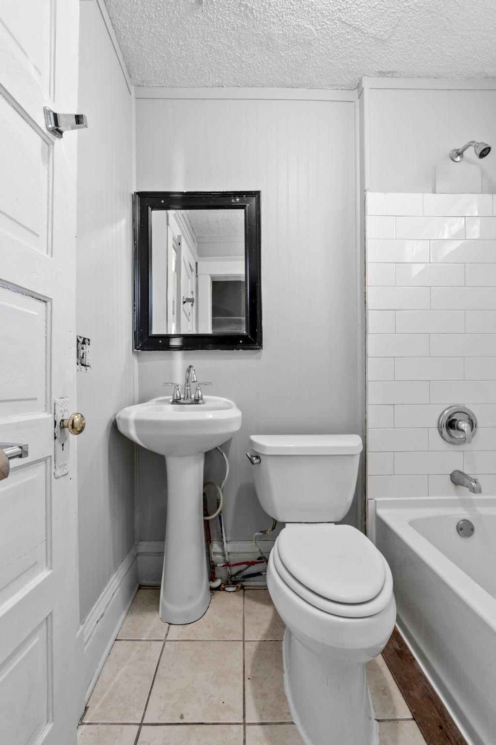 31-web-or-mls-1340 N Oliver Ave-31.jpg