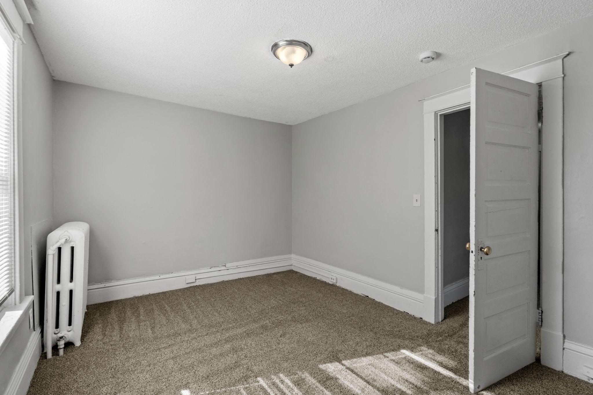 30-web-or-mls-1340 N Oliver Ave-30.jpg
