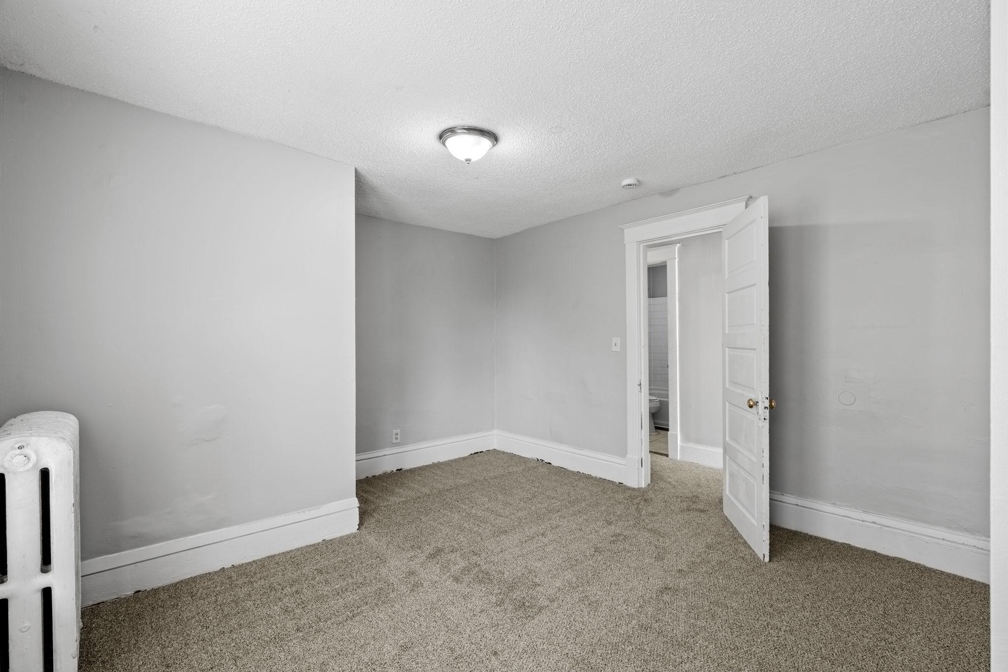 28-web-or-mls-1340 N Oliver Ave-28.jpg