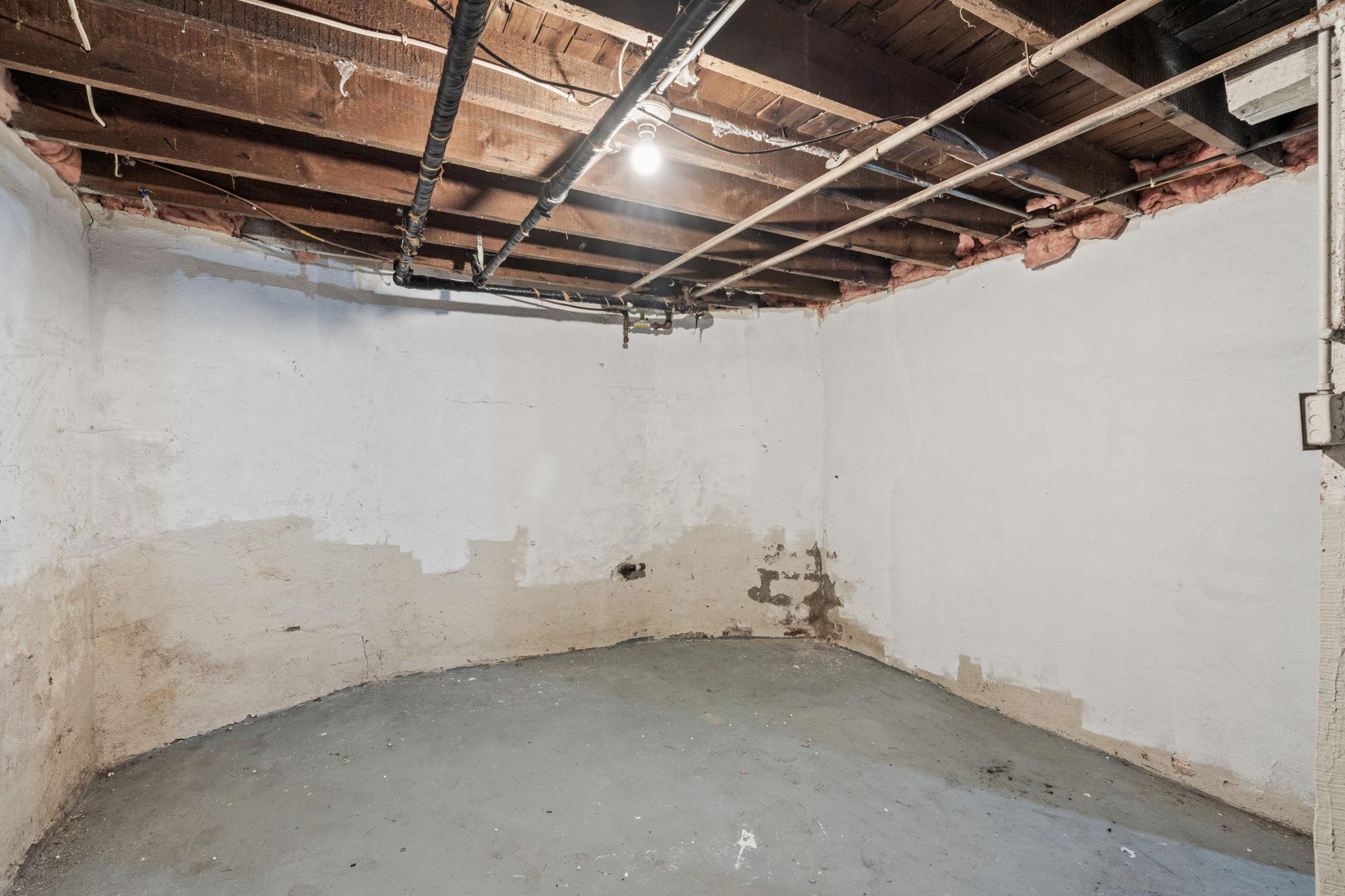 35-web-or-mls-1340 N Oliver Ave-35.jpg
