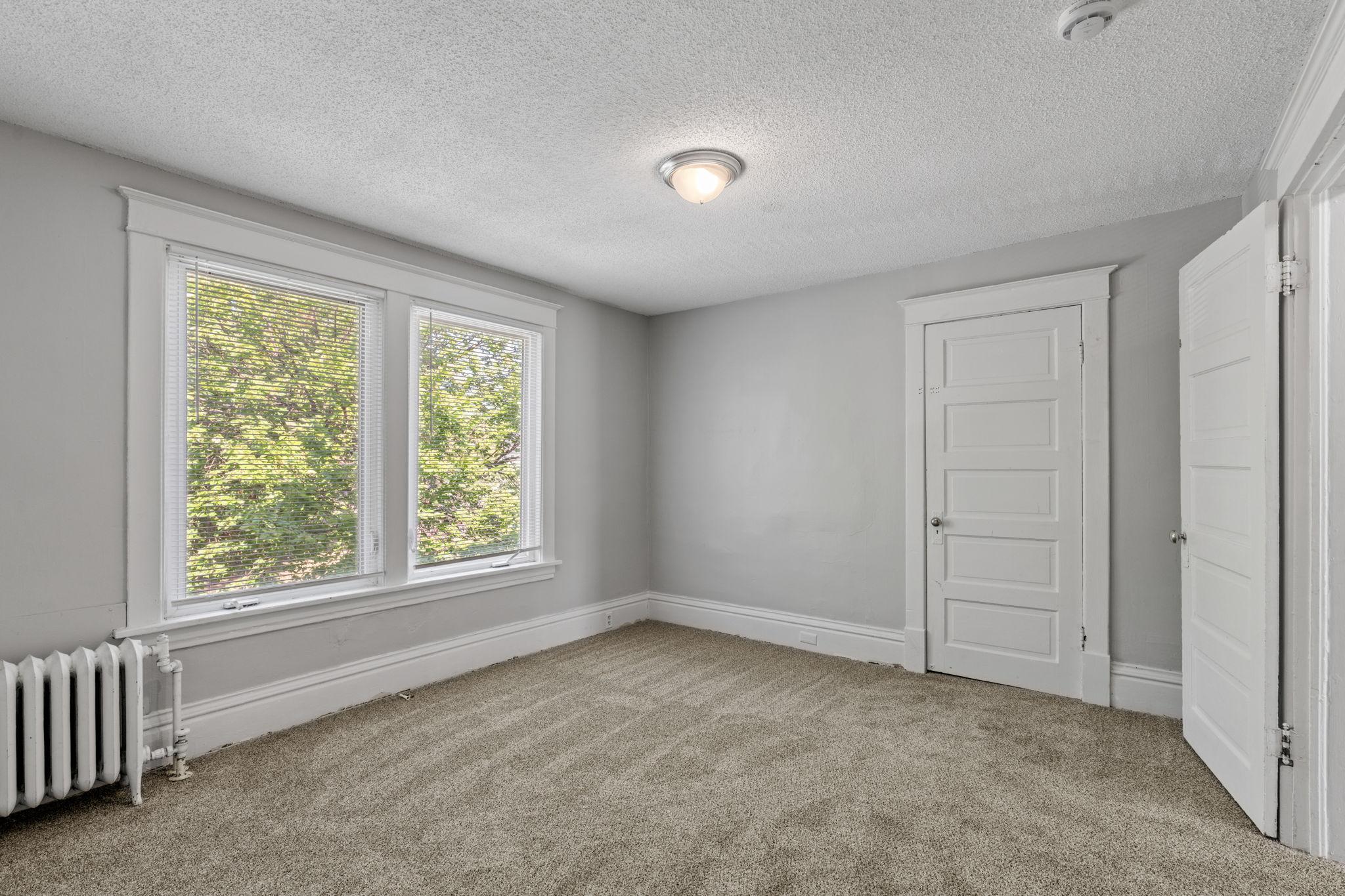 25-web-or-mls-1340 N Oliver Ave-25.jpg