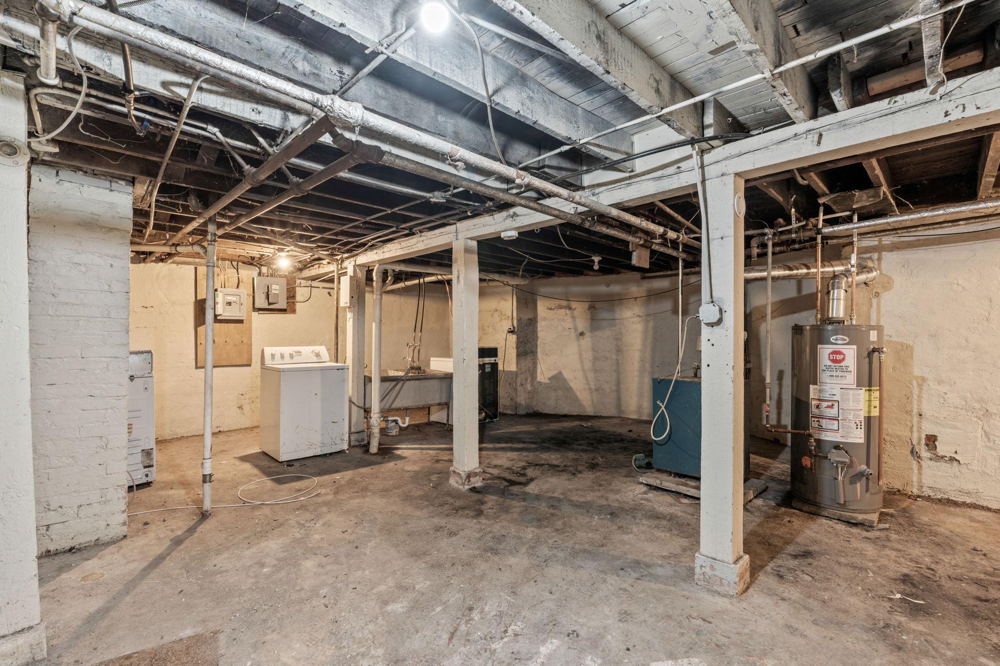 34-web-or-mls-1340 N Oliver Ave-34.jpg