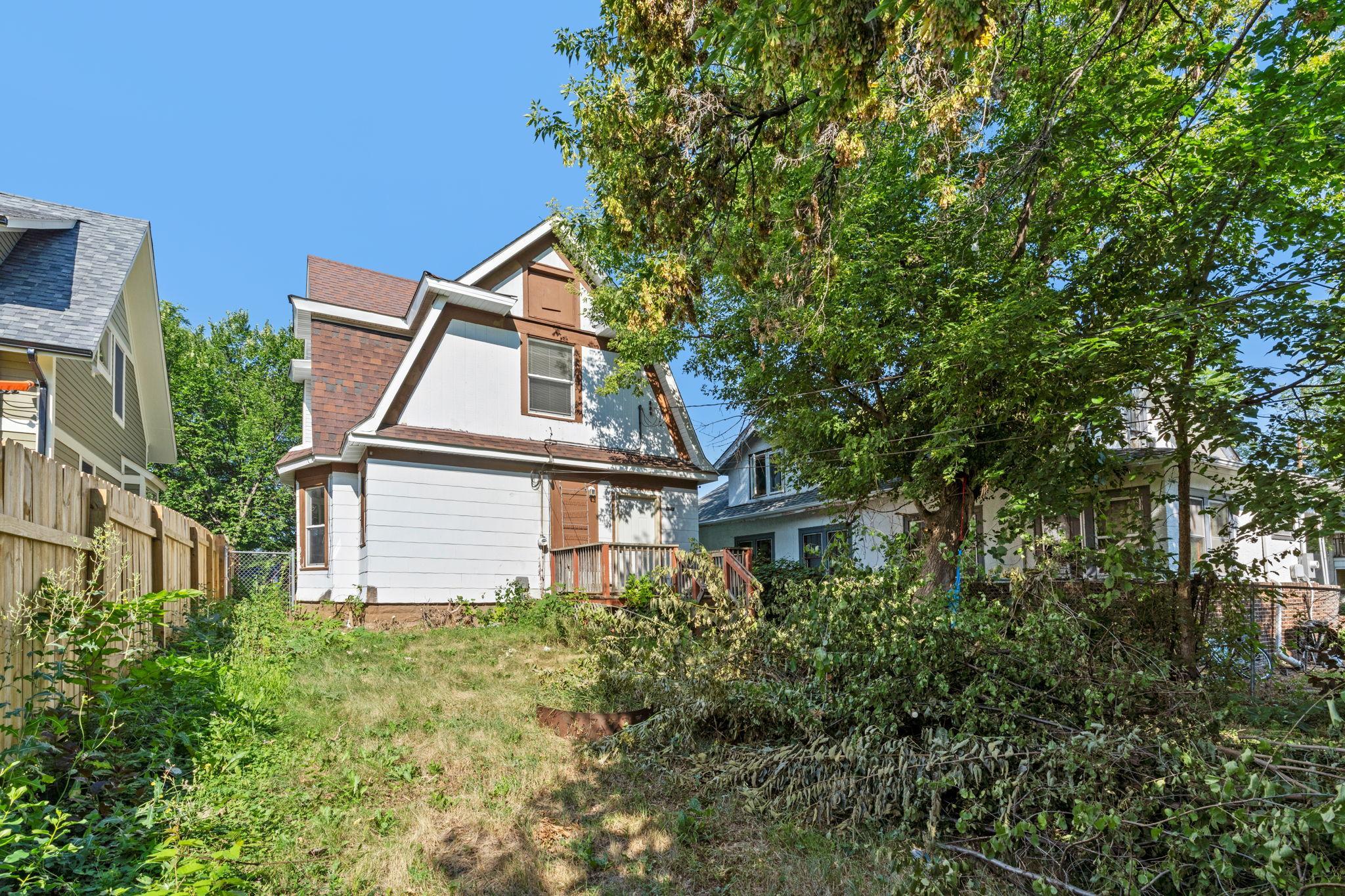 8-web-or-mls-1340 N Oliver Ave-8.jpg