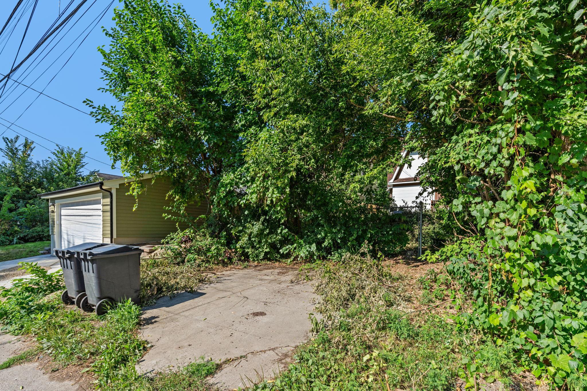 9-web-or-mls-1340 N Oliver Ave-9.jpg