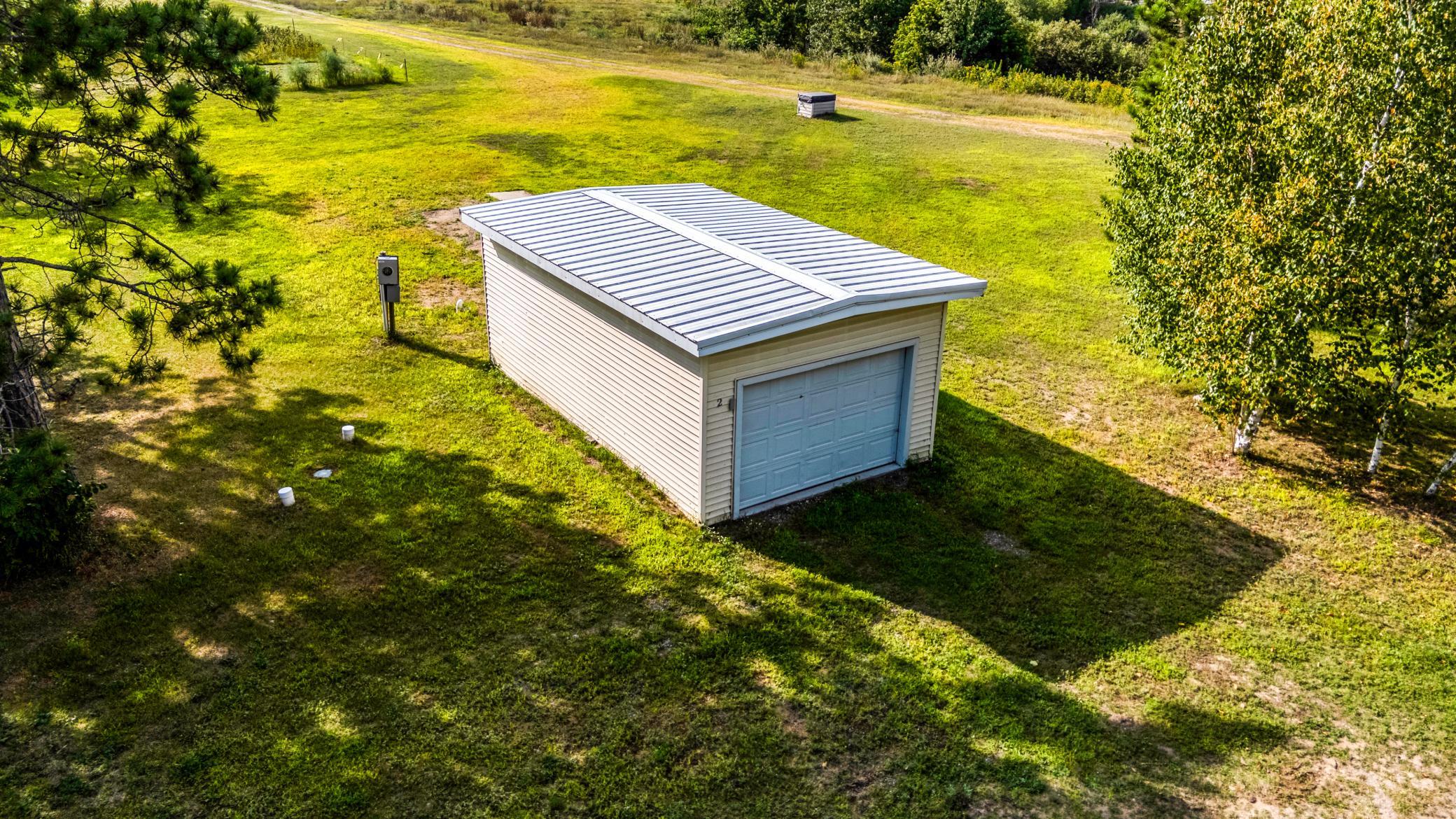 Single garage for 2nd building spot