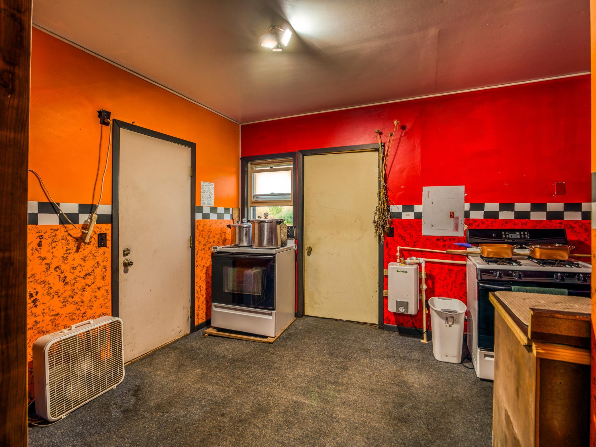 Canning shed/summer kitchen - plumbed w/ 4 gal hot water heater