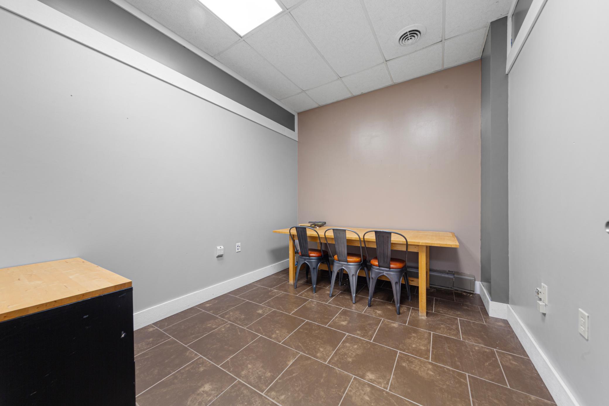 26 office_front unit.jpg