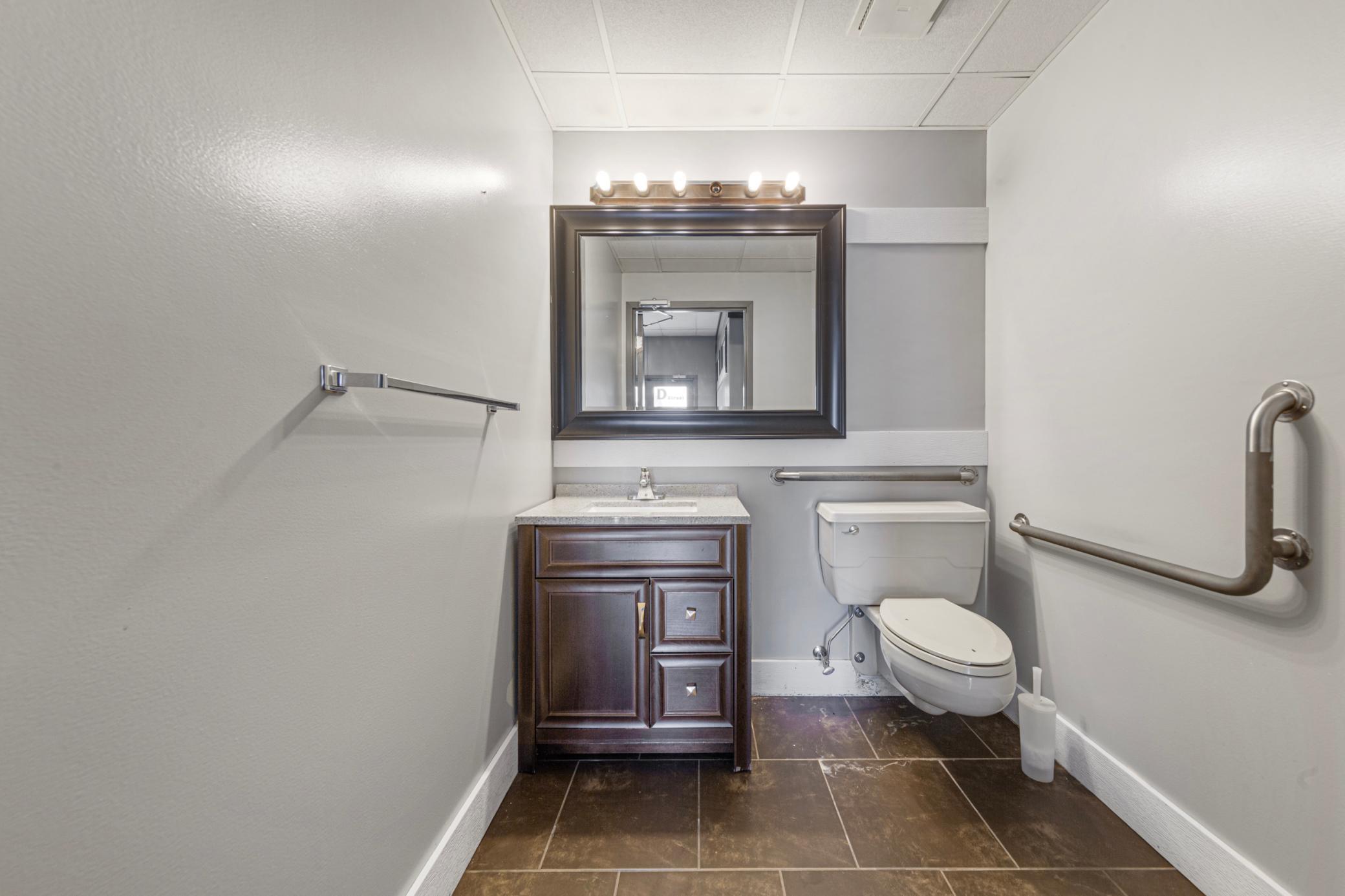 23 bathroom_front unit.jpg