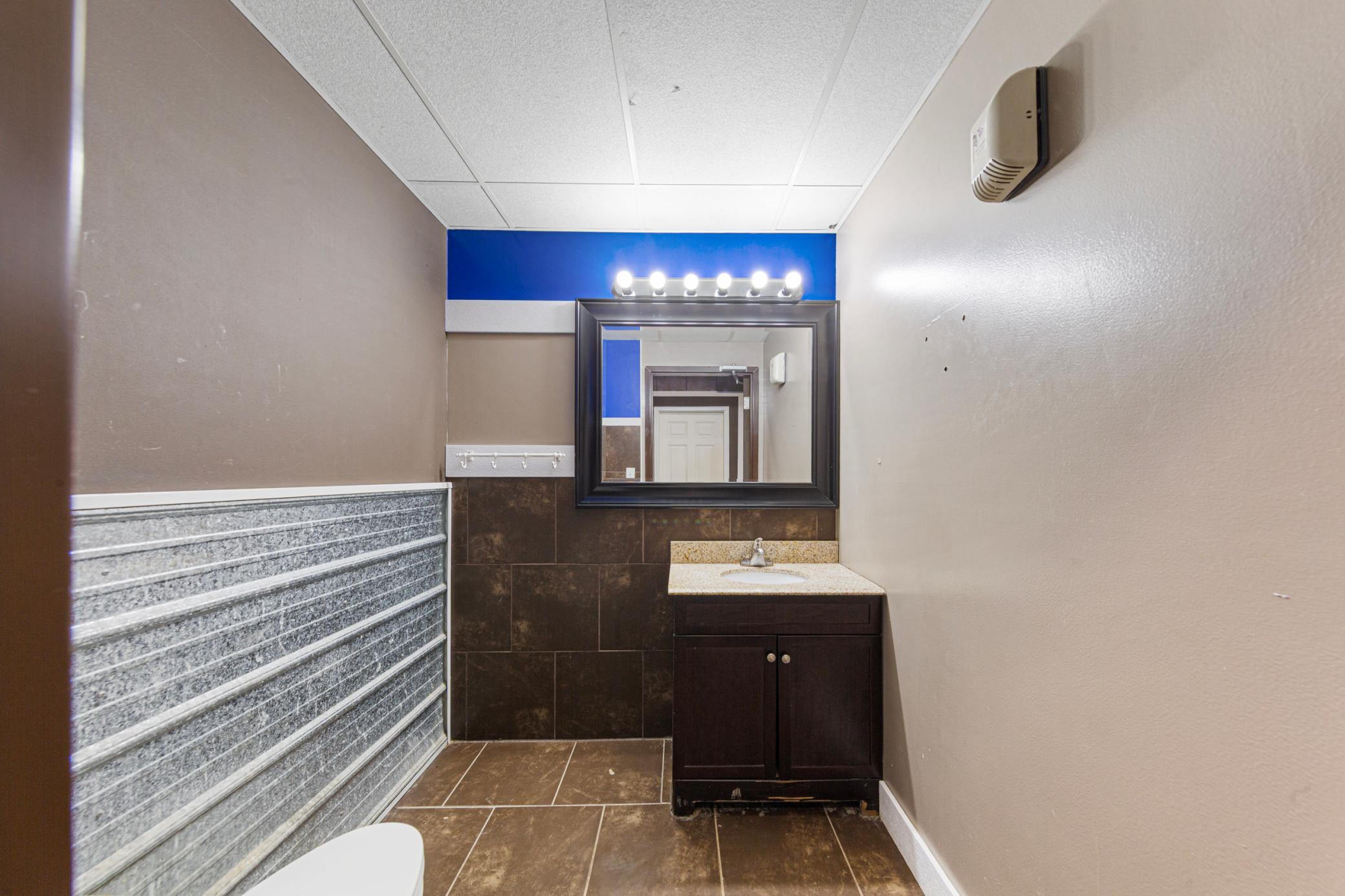 11 bathroom_back unit.jpg