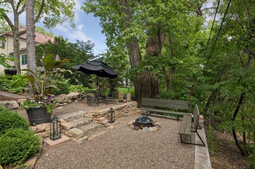2825 Brookwood Terrace, Minneapolis, MN 55410