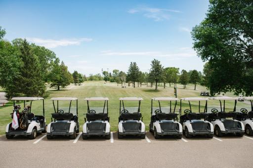 Nearby golf courses