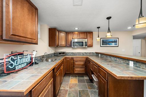 2005 Kenwood Drive W, Maplewood, MN 55117