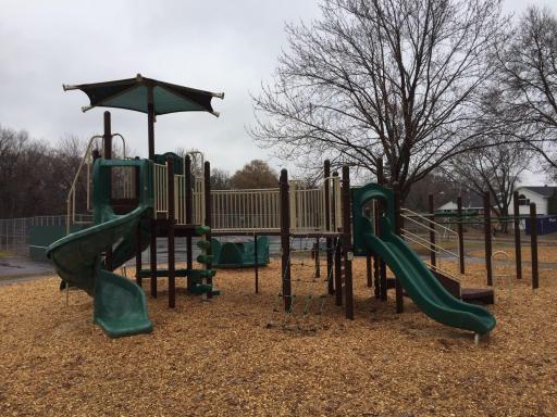 Maplecrest Park is just a few blocks away!