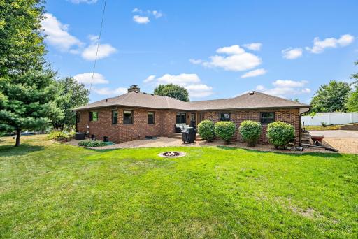 2005 Kenwood Drive W, Maplewood, MN 55117