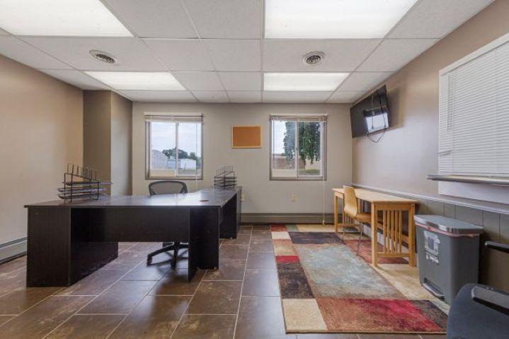 22 office_front unit.jpg
