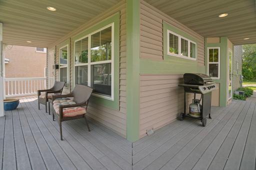Space to Relax Outside & Grill