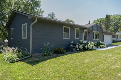 503 Chan View, Chanhassen, MN 55317